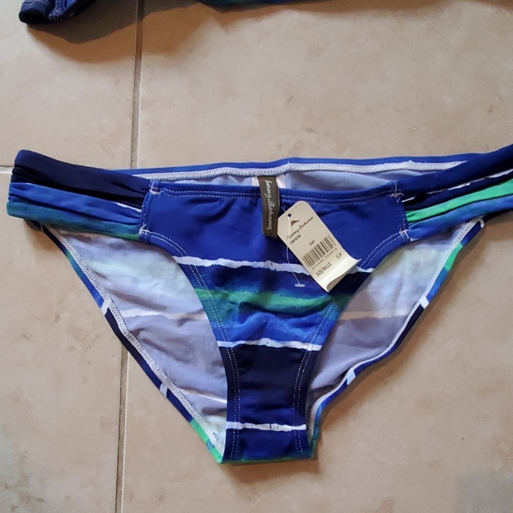 Bathsuit - Picture 2 of 5